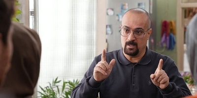 بازیگر سریال «صفا باخانواده»: آمریکا فقیرترین و بدبخت ترین کشور دنیاست! احمد مهرانفر: جای دیگه نگو بهت میخندن!
