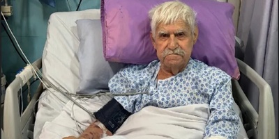 از جملاتی که بوی زندگی می‌داد تا سفری که بی‌بازگشت شد؛ آخرین صحبت‌های عنایت بخشی در بخش مراقبت‌های ویژه! بیمارستان+فیلم/ روحش شاد