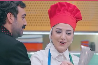 سکانس خنده دار شفرونی : رویا میرعلمی بستنی فروش می شود/ فقط نیما شعبان‌نژاد که میگه بستنیمو میخوام😂