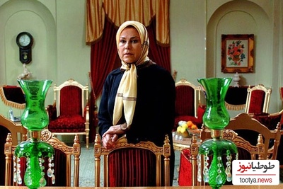 نگاهی به چیدمان منزل مهرانه مهین‌ترابی بازیگر سریال آنام/ دکوراسیون اصیل شامل کتابخونه، سیستم صوتی، مجسمه های دکوراتیو، فرش بلوچی طرح گلیم و...