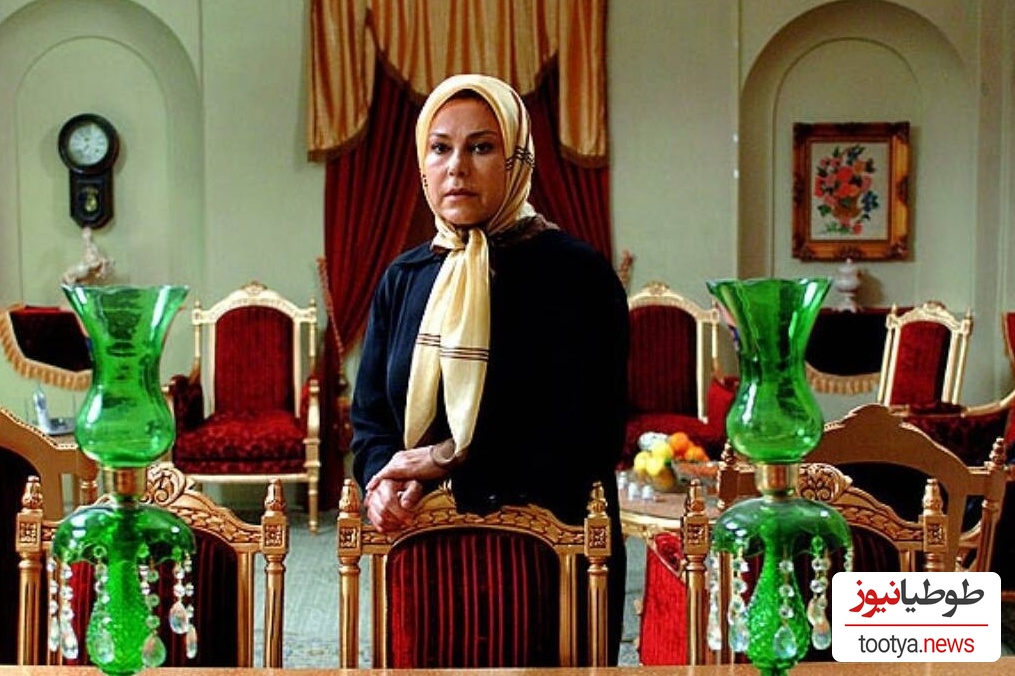 نگاهی به چیدمان منزل مهرانه مهین‌ترابی بازیگر سریال آنام/ دکوراسیون اصیل شامل کتابخونه، سیستم صوتی، مجسمه های دکوراتیو، فرش بلوچی طرح گلیم و...