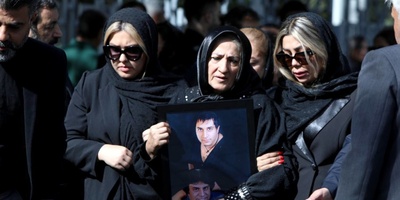 حضور جمعی از هنرمندان و چهره های ورزشی در مراسم یادبود امید جهان/ باربد بابایی، شهرام شکوهی، آصف آریا، مهدی تاج و...