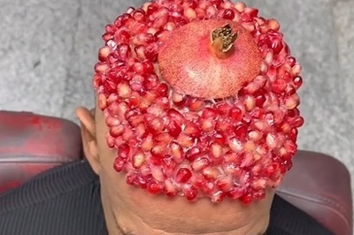 خلاقیت خنده‌دار آرایشگر شمالی در تزئین سر مشتری با دانه‌های انار به مناسبت شب یلدا+ فیلم/ ابتکار ایرانیا داره به جاهای باریکی کشیده میشه😂