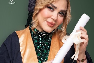 نگاهی به جشن فارغ التحصیلی احساسی بهاره رهنما بعد از مراسم حافظ با همان لباس زمردی اش / رقابت سخت بازیگران در کسب علم و دانش +فیلم