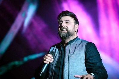 درمانِ دلتنگی با صدایِ مخملی آقای احساس؛ «عشق فوق‌العاده» اثر پرطرفدار محمد علیزاده را  بشنوید/کی می خوای بشینی تا من واست از خودم بگم باز...