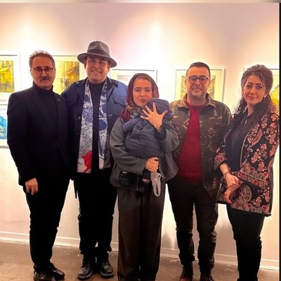 حضور پرانرژی مونا کرمی، کمند امیرسلیمانی، امیرعلی نبویان، محمد بحرانی، عباس جمشیدی فر در افتتاحیه نمایشگاه "آرامه"