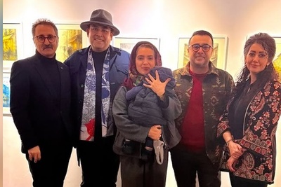 حضور پرانرژی مونا کرمی، کمند امیرسلیمانی، امیرعلی نبویان، محمد بحرانی، عباس جمشیدی فر در افتتاحیه نمایشگاه "آرامه"