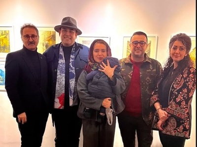 حضور پرانرژی مونا کرمی، کمند امیرسلیمانی، امیرعلی نبویان، محمد بحرانی، عباس جمشیدی فر در افتتاحیه نمایشگاه "آرامه"