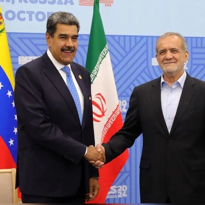 برای اولین بار رئیس‌جمهور با یک ربات رقصید! +فیلم