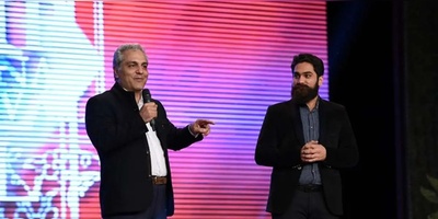 ورود مهران مدیری به کنسرت علی زندوکیلی با همراهی بادیگاردهای هیکلی+ ویدیو