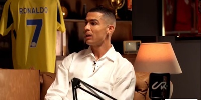 گلایه شدید کریس رونالدو از آلودگی هوا: انگار دارم اگزوز نیسان رو به عنوان سیگار میکشم/ برق ها که رفت یخچال مامانم اینا خراب شد😂