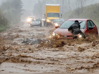 (عکس) لحظات هولناک طوفان هلن آمریکا که ترس به جونتون میندازه
