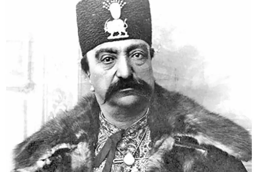 (عکس)کالسکه ی لاکچری که ناصرالدین شاه در آن ترور شد/ عکسی از کالسکه سلطنتی تاجگذاری محمدرضا پهلوی