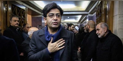 بازیگرانی که در مراسم ختم مادر فرزاد حسنی حضور داشتند؛ فریبا کوثری، المیرا شریفی‌مقدم و همسرش، جوانه دلشاد، مهدی یغمایی و...+فیلم