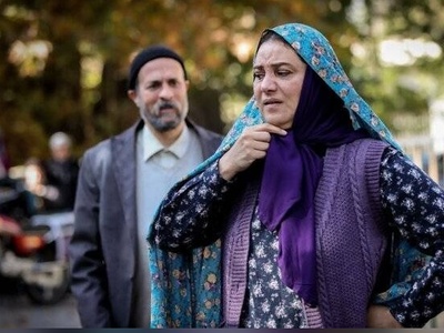 خواستگاری احمد مهران‌فر از شبنم مقدمی از پنجره در فیلم "خجالت نکش 2" +ویدئو / قنبر میگه همه روی من کراش دارند در فضای مجازی کراش العالمینم😂