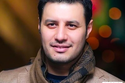 عکس یادگاری جواد عزتی و رعنا آزادی‌ور در پشت صحنه سریال زخم کاری 3