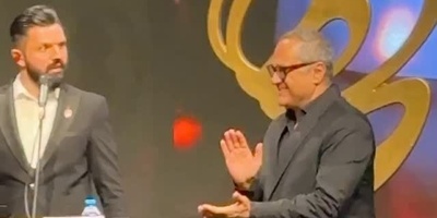 مروری بر لحظات خنده دار رامبد جوان در جشن حافظ/ وقتی برای مزه پرونی دنبال بهانه میگرده!😂