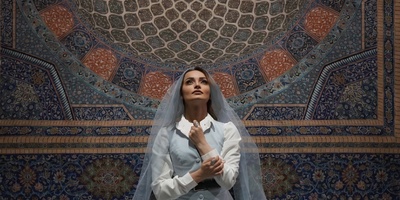 دکلمه اثربخش نیلوفر پارسا از دردهای پس از جنگ/ هر کجای جهان اگر دیدی دریا هست اما آب نیست، همان‌جا زادروزِ تشنه من است!
