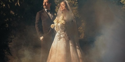 آلبوم عکس های عروسی متین ستوده و کامران تفتی در باغِ پشتیِ تالار عروسیشان قبل از تشریف فرمایی مهمانان ویژه+عکس