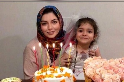 تعطیلات آخر هفته آزاده نامداری با دختر خوشگلش گندم در دشت گل های لاله