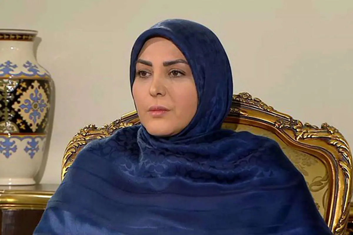 قوانین عجیب بانکها صدای المیرا شریفی‌مقدم  را درآورد؛ چند روز پیش رفته بودم بانک و گفتم من 20 میلیون پول میخوام بهم گفتن....+ویدیو