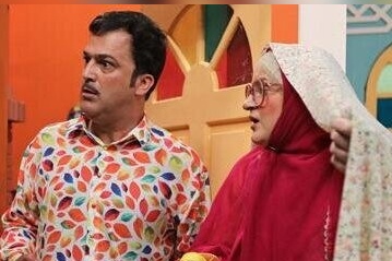 وقتی حامد آهنگی از قیافه کج و کوله نعیمه نظام دوست از خنده روده بر شد😂