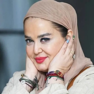 (عکس) کافه‌گردی خیابانی بهاره رهنما در هافبرگ اتریش با استایل زمستانی