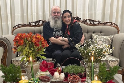 دکوراسیون منزل مجلل سارا صوفیانی و همسرش مزین به ستون های تخت جمشید؛ چلچراغ کریستالی، میز بیلیارد، نقاشی های دیواری و... که قصر سیندرلا را تداعی می کند!