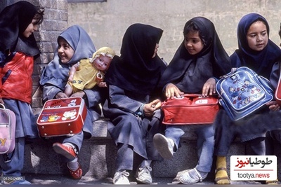 خلاقیت خنده‌دار دانش‌آموز علاقه مند به ازدواج  در پاسخ به برگه زبان انگلیسی معلم رو مات و مبهوت کرد/ عزیزم فک نمیکنی  یکم زوده برات😂