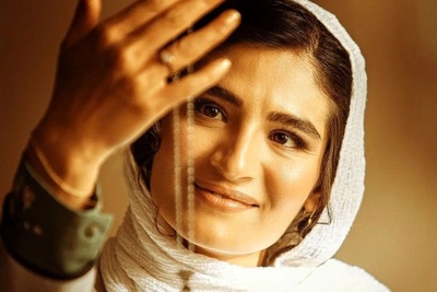 بیوگرافی و زندگینامه سحر گلدوست بازیگر نقش ثریا در سریال در انتهای شب + فیلم و عکس‌های جذاب و دیدنی