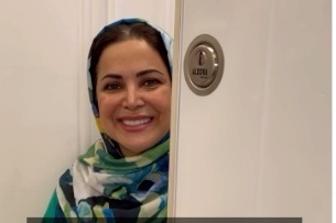 ترکیب جادویی رنگ‌ها در دکوراسیون خانه کمند امیرسلیمانی؛ نگاهی به سلیقه تحسین‌برانگیز خواهرشوهر مونا کرمی در چیدمان این قسمت از منزلش+ویدیو