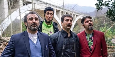 بهرام افشاری: احمد مهران‌فر بهم زنگ زد منم سوار موتورم شدم و رفتم دفتر/ بهم گفت باید مازندرانی یاد بگیری و...+ویدیو