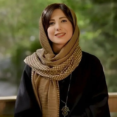 (ویدیو) شعر خوانی بسیار احساسی و دلنشین باران نیکراه از محمّد سلمانی: درگیر تو بودم که نمازم به قضا رفت/ در من غزلی درد کشید و سرِ زا رفت