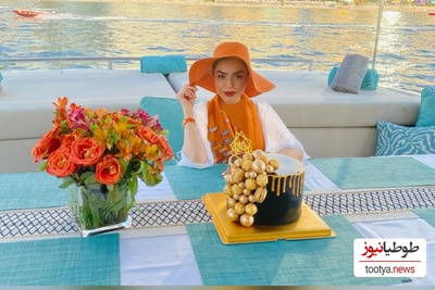 نگاهی به دکوراسیون باشکوه کشتی اختصاصی آزاده زارعی، سیندرلای سینمای ایران در پالم جمیرا دبی/ چیدمان باشکوه لانژ و کابین کشتی با مبلمان راحتی آباژور و دیوار های سه بعدی و...