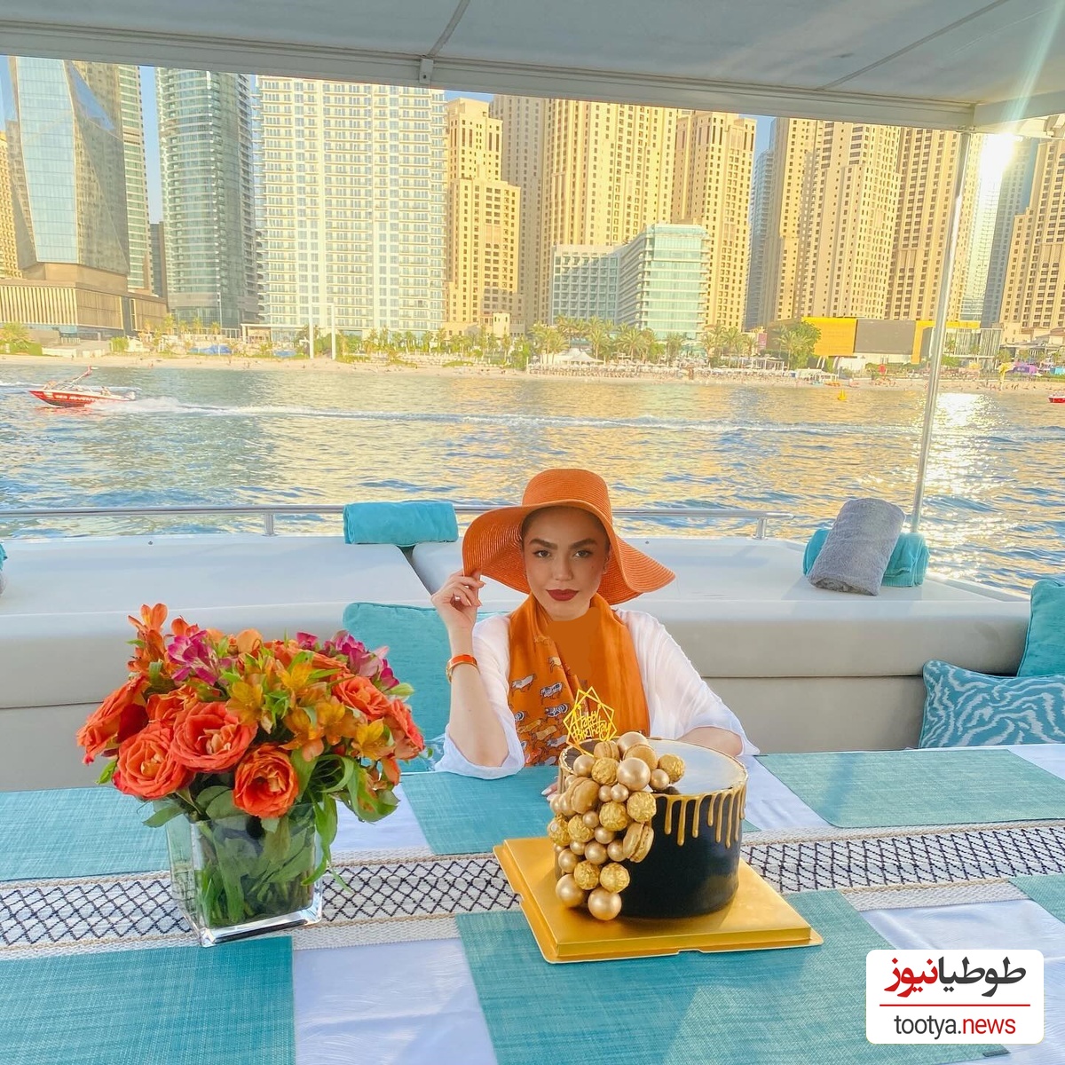 نگاهی به دکوراسیون باشکوه کشتی اختصاصی آزاده زارعی، سیندرلای سینمای ایران در پالم جمیرا دبی/ چیدمان باشکوه لانژ و کابین کشتی با مبلمان راحتی آباژور و دیوار های سه بعدی و...