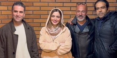 حضور امیر آقایی در کنار بهنوش طباطبایی، هوتن شکیبا، مصطفی کیایی، کاظم سیاحی و... در پشت صحنه نمایش«الیور توئیست»