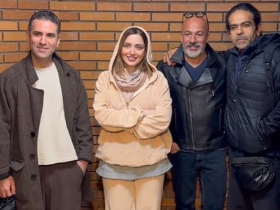 حضور امیر آقایی در کنار بهنوش طباطبایی، هوتن شکیبا، مصطفی کیایی، کاظم سیاحی و... در پشت صحنه نمایش«الیور توئیست»