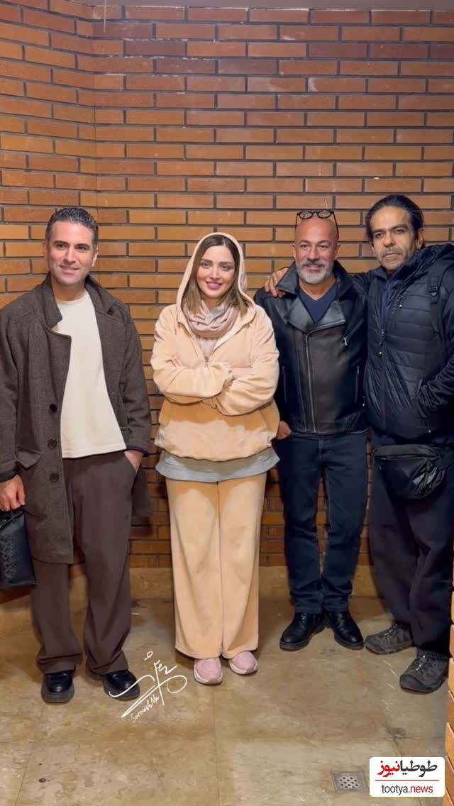 حضور امیر آقایی در کنار بهنوش طباطبایی، هوتن شکیبا، مصطفی کیایی، کاظم سیاحی و... در پشت صحنه نمایش«الیور توئیست»