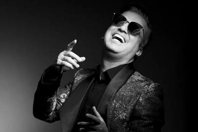 کنسرتِ انتحاری حامد آهنگی وسط مافیا؛ آلبوم جدید رسید، فقط به شرط خنده! 🎤💀😁