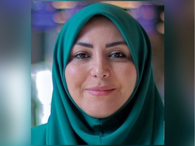استایلی زیبا و متفاوت از المیرا شریفی‌مقدم با عبای احلام الورد