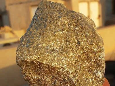 سنگ 17 کیلویی که از طلا ارزشمندتر بود و
صاحبش نمی‌دانست+عکس