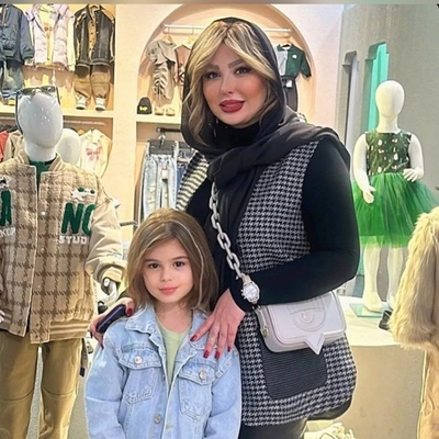 (عکس) خوشگذرونی نیوشا ضیغمی به همراه دخترش در یک خانه تاریخی