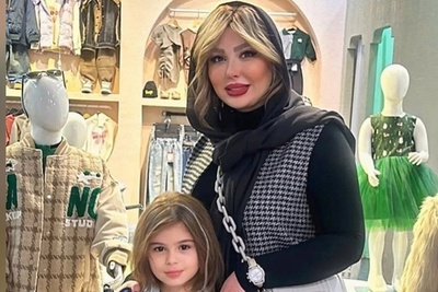 (عکس) خوشگذرونی نیوشا ضیغمی به همراه دخترش در یک خانه تاریخی