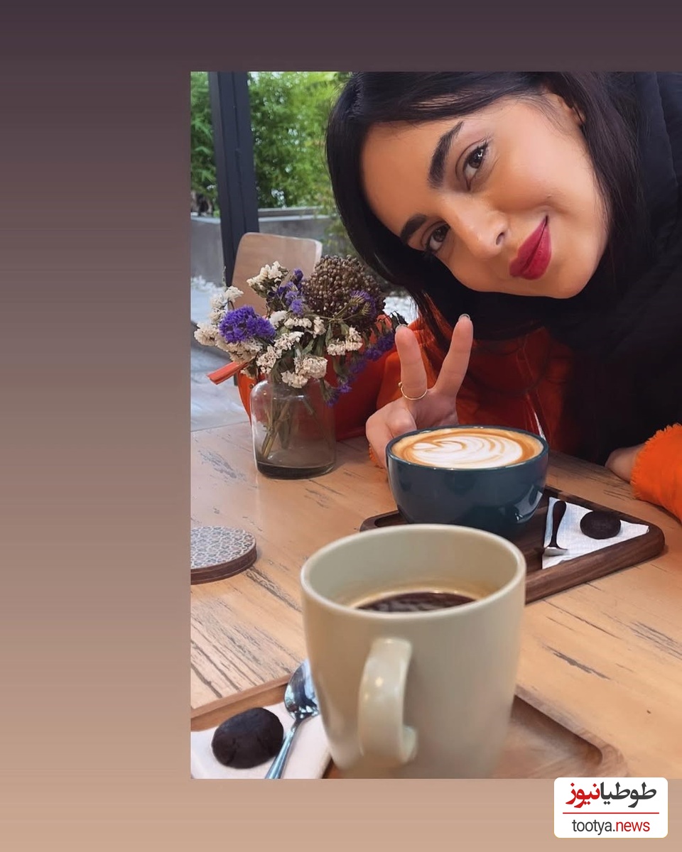 نگاهی به چیدمان شاهانه و شیک منزل مهشید جوادی، بازیگر سریال «بچه مهندس»/ از مبلمان مدرن و  کتابخانه پر از کتاب تا تابلوی هنری