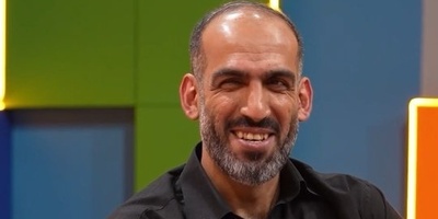 امیرحسین قیاسی قسم خورده بره روی روان آدما اونم نه هر آدمی حامد حدادی «غول سپاه بنی زبیر سریال مختارنامه»! مگه میشه از دست شوخی های قیاسی جون سالم به در برد؟😂