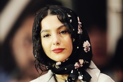 ژست کج و معوج جوانه دلشاد !