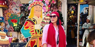 وقتی همسر محمد علیزاده با یه تیر چند تا نشون میزنه؛ سارا منجزی‌پور تولد خودش و دخترش و کریسمس رو توی یه روز برگزار کرد!+ویدیو