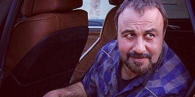 رضا عطاران: هر چه جلوتر می روم دلبستگی‌ام به پول بیشتر می شود/ سوار ماشین درب وداغون می شوم به دلیل اینکه...وقتی لباس نو می پوشم مدتها در عذابم