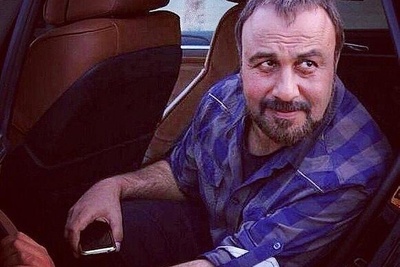 رضا عطاران: هر چه جلوتر می روم دلبستگی‌ام به پول بیشتر می شود/ سوار ماشین درب وداغون می شوم به دلیل اینکه...وقتی لباس نو می پوشم مدتها در عذابم