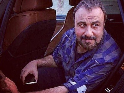 رضا عطاران: هر چه جلوتر می روم دلبستگی‌ام به پول بیشتر می شود/ سوار ماشین درب وداغون می شوم به دلیل اینکه...وقتی لباس نو می پوشم مدتها در عذابم